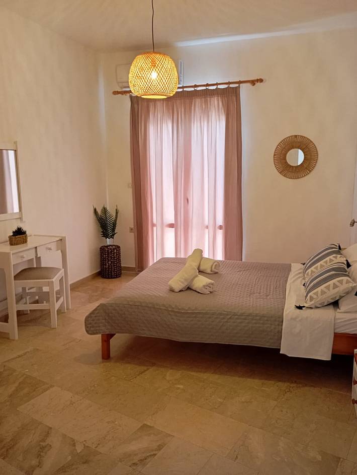 Gîte pour 5 personnes, avec Balcon/Terrasse et Jardin dans Makri Gialos