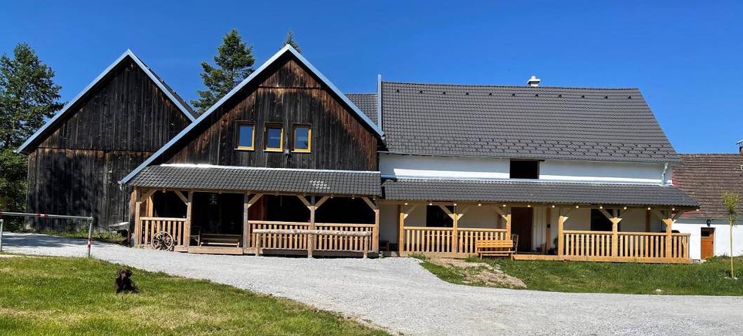 Ferienwohnung für 5 Personen, mit Terrasse und Garten sowie Ausblick