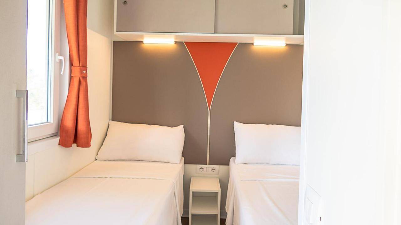 Idealazise Camping and Village in Lazise, Gardasee-Berge