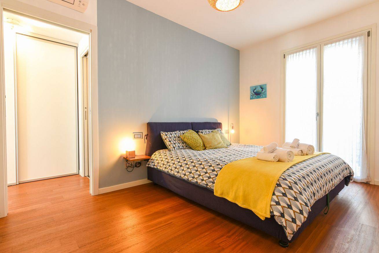 Appartamento intero, Guesthost- Casa Marina Apartment with Terrace! in Cernusco sul Naviglio, Provincia di Milano