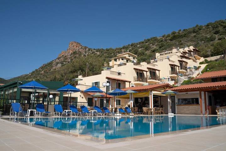Ferienhaus für 4 Personen, mit Balkon und Terrasse sowie Garten und Kinderpool