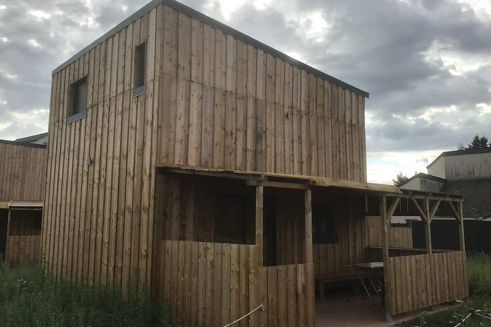 Chalet à 5min du Zoo de la Flèche, à 30min du circuit des 24H du Mans in Clermont-Créans, Sarthe