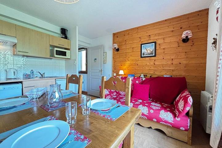 Chalet pour 4 personnes, avec piscine et balcon à Flumet