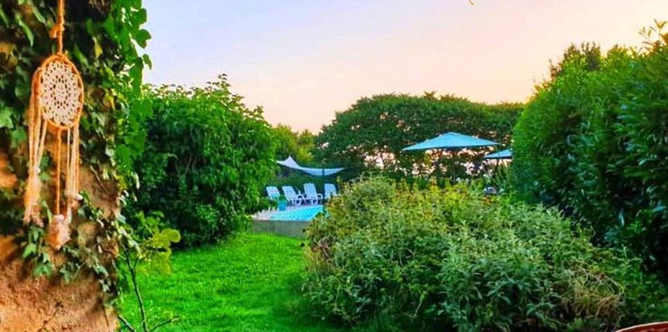 Location de vacances pour 6 personnes, avec jardin ainsi que piscine et vue dans Terres-de-Haute-Charente - 2