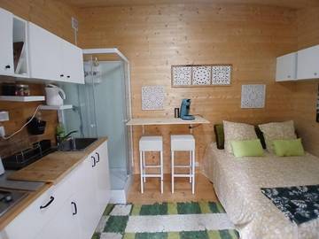 Gîte pour 2 personnes, avec sauna et terrasse ainsi que jacuzzi et jardin à Laussonne