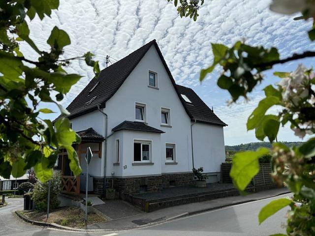 Ganze Ferienwohnung, Gemütliche Ferienwohnung in guter Verkehrslage in Wallmenroth, Altenkirchen & Umgebung