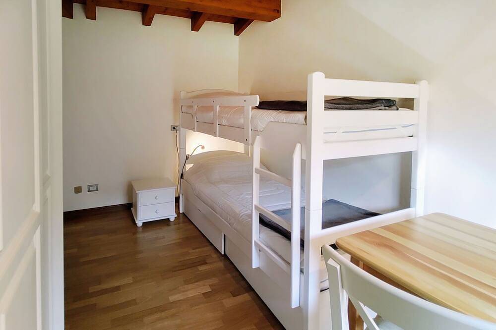 Geheel appartement, Torre del Lago by Interhome in Porto Valtravaglia, Lago Maggiore (Lombardy)