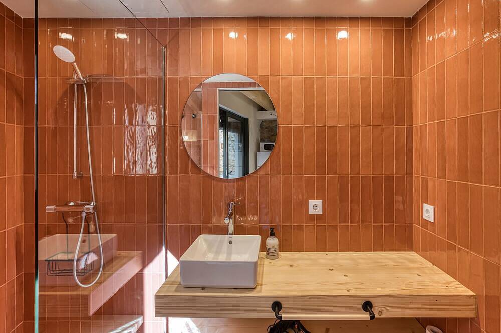Apartamento entero, Apartamento 'Empordà Peratallada' con Wi-Fi y Aire Acondicionado in Forallac, Costa Brava