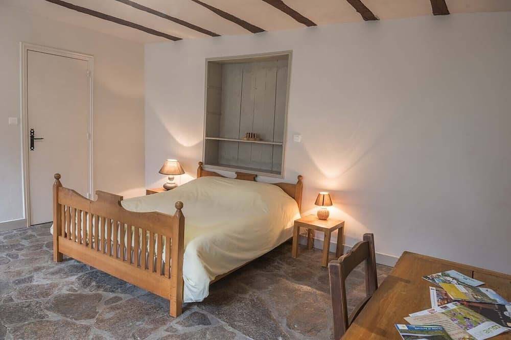 Grand gîte familial dans maison de maître pour 10 personnes au parc des loups in Loups du Gevaudan, Saint-Léger-de-Peyre