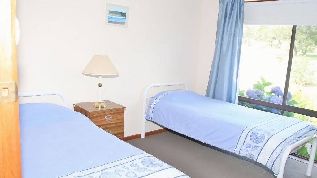 Laura ist am Pambula Beach in Pambula Beach, New South Wales