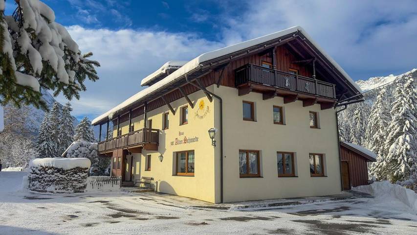 BnB für 6 Personen, mit Balkon und Terrasse sowie Garten und Ausblick in Leutasch