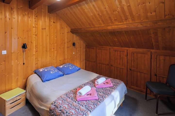 Entire apartment, Casa-Le Gerland : joli duplex dans chalet St-Véran in Saint-Véran, Queyras