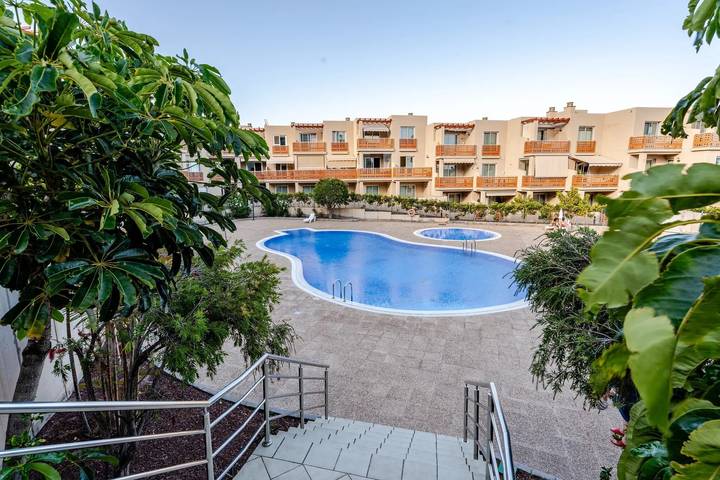 Apartamento entero, Apartamento vacacional 'Vista Bella' con vistas al mar, Wi-Fi y aire acondicionado in La Tejita, Granadilla de Abona