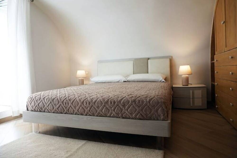 Ganze Wohnung, 5 minutes from the archaeological museum and historic center in Neapel, Neapel Provinz