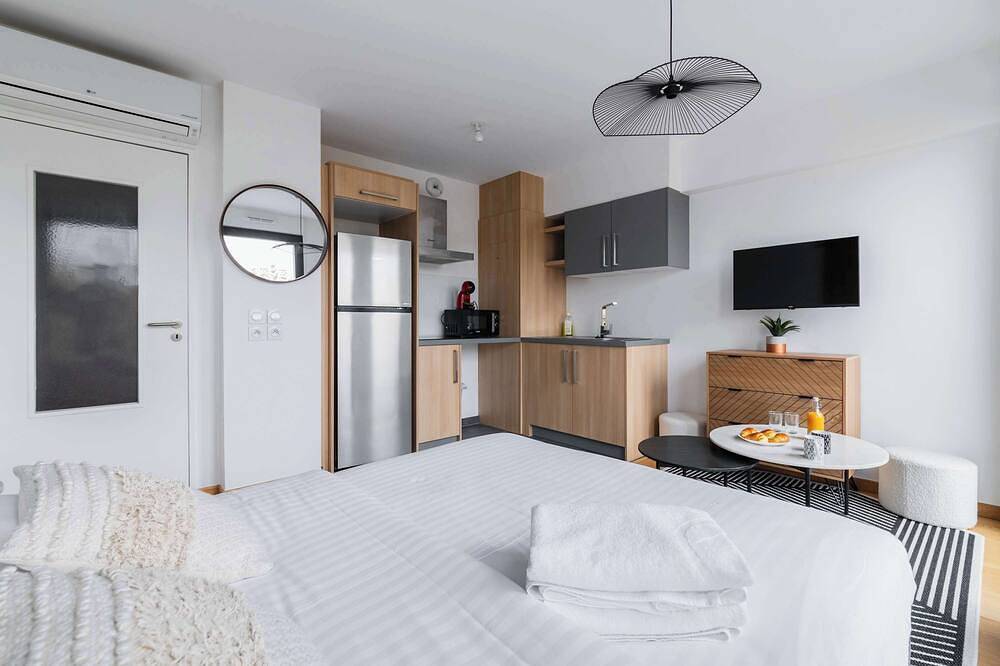 Ganze Wohnung, Studio lumineux avec terrasse Courbevoie - 2P in Courbevoie, Hauts-de-Seine