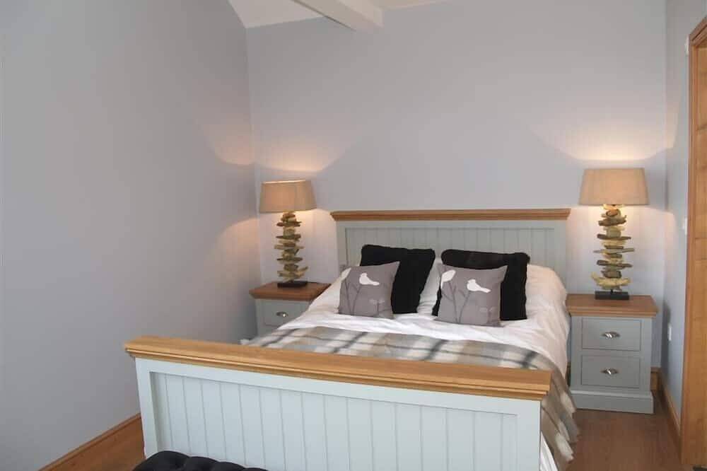 Seabrook, family friendly, country holiday cottage in Broad Haven in Broad Haven, Pembrokeshire