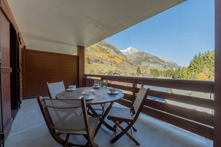 Location de vacances pour 4 personnes, avec balcon ainsi que sauna et piscine, adapté aux familles à Vallorcine