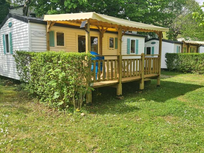 Mobil home pour 6 personnes, avec terrasse à Désaignes
