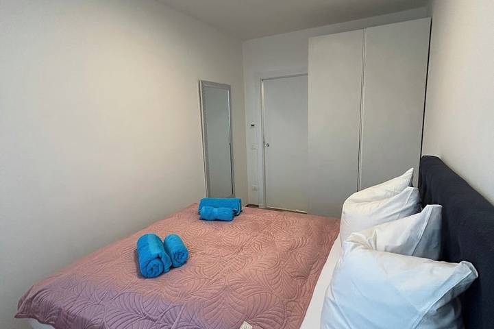 Ganze Wohnung, Neue  3-Zi.Whng. Seeblick, Pool, Gardasee Peschiera ideal für Familien, Paare, in Peschiera del Garda, Gardasee-Berge