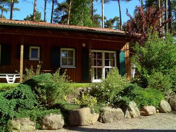 Ferienhaus für 6 Personen, mit Terrasse und Seeblick sowie Garten in Jabel