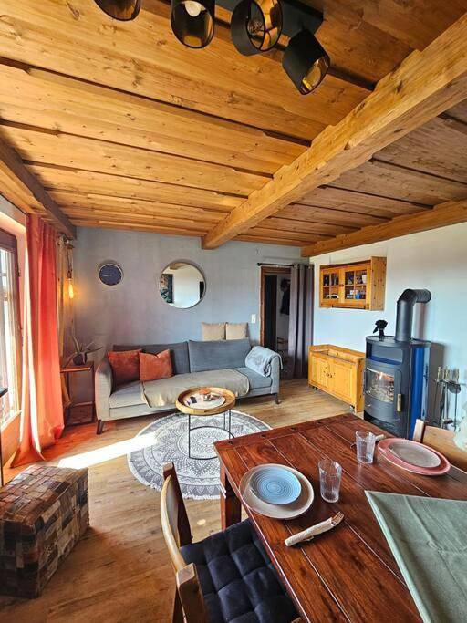 Ferienwohnung für 5 Personen, mit Balkon und Terrasse sowie Garten und Ausblick