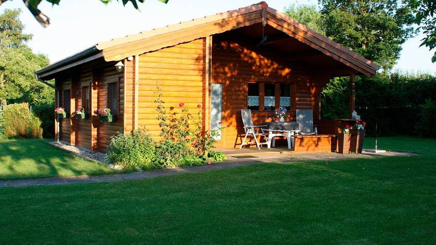 Ferienhaus für 3 Personen, mit Terrasse und Garten - 1