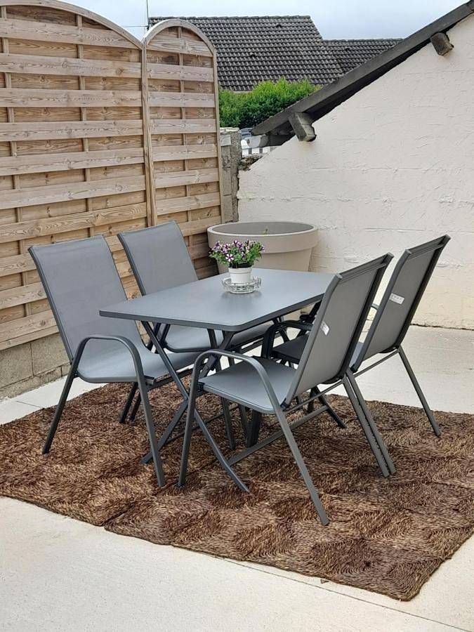 Location de vacances pour 4 personnes, avec piscine et terrasse à Magnien - 2