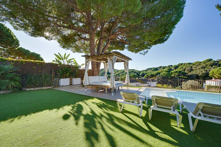 Chalet para 14 personas, con terraza y jardín en Maresme - 4