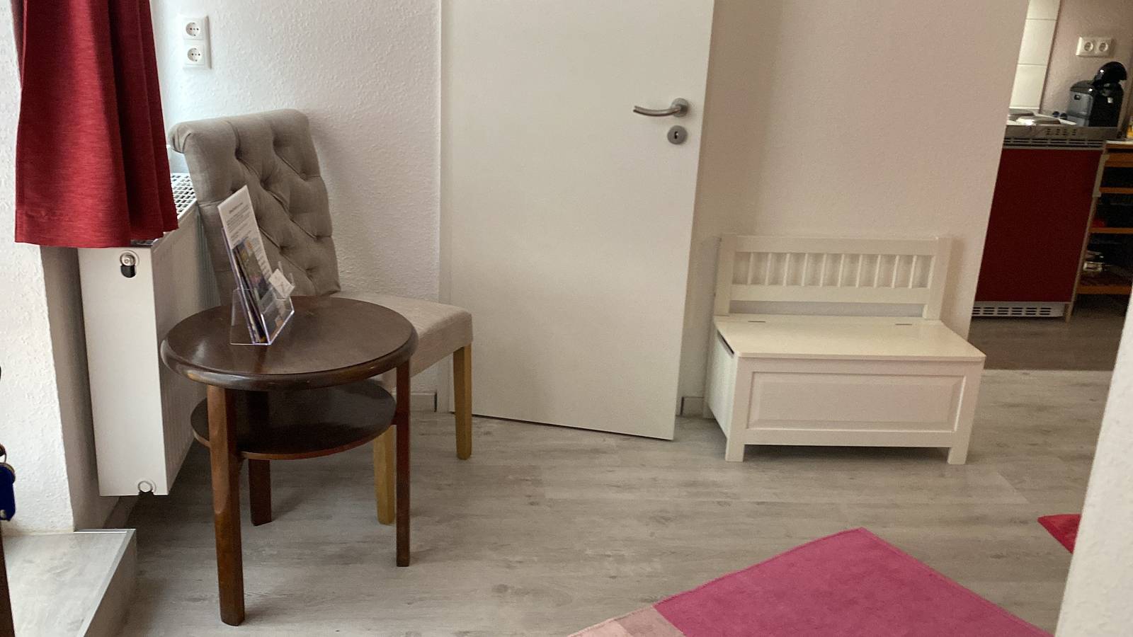 Ganze Ferienwohnung, Ferienwohnungen Clara - Leo Fewo1 mit komb.Wohn-Schlafr.,20m²,Kochnische,Bad mit Du+Wc,1.Og in Arnstadt, Thüringer Kernland