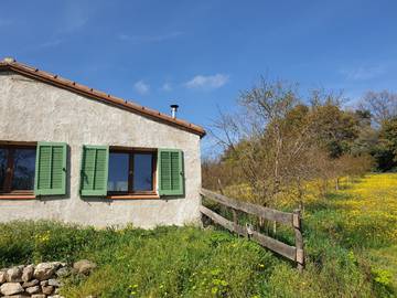 Gîte pour 4 personnes, avec jardin ainsi que piscine et terrasse, animaux acceptés à Maureillas-las-Illas