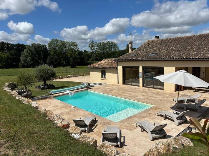 Maison de vacances pour 6 personnes, avec vue sur le lac et piscine ainsi que vue et balcon