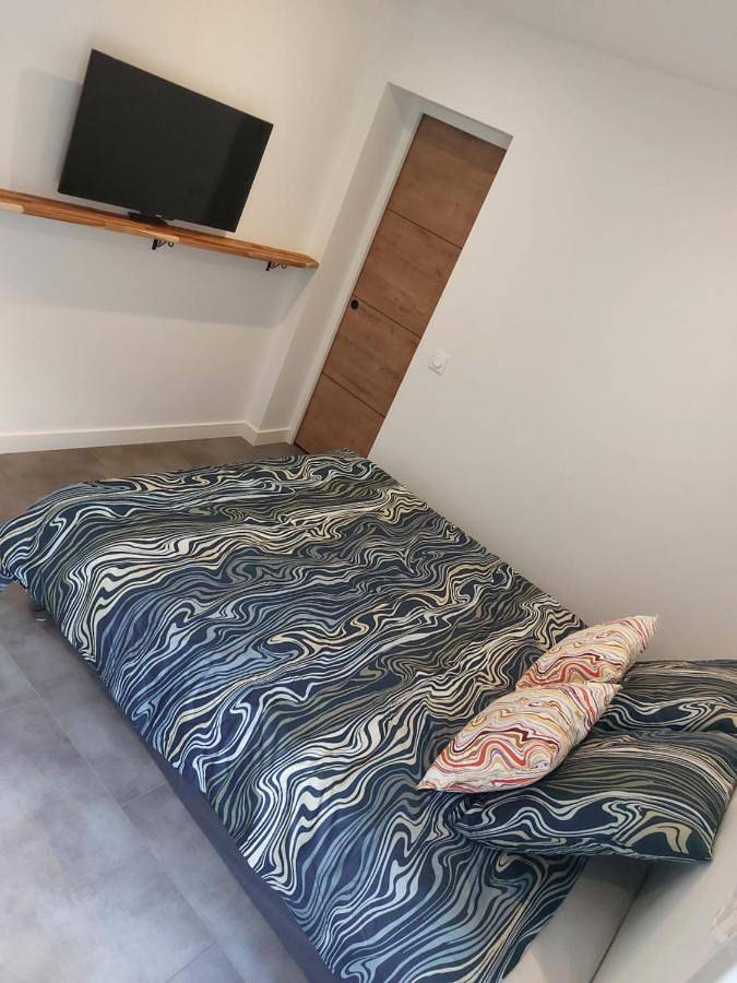 Double Room with Private Bathroom in Saint-Médard-en-Jalles, Région de Bordeaux