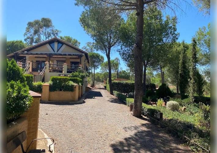 Casa de vacaciones para 10 personas, con piscina además de vistas y jardín, Se admiten mascotas - 1