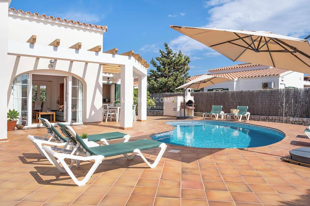 Beach Resort Villa with Private Pool and Air-conditioning in Cala en Porter, Alaior Municipality