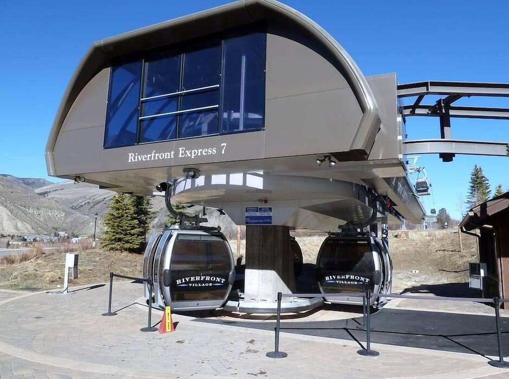 Ganze Wohnung, Modern Luxury Remodeled Condo in der Nähe von Riverfront Gondola in Avon | in Avon, Beaver Creek