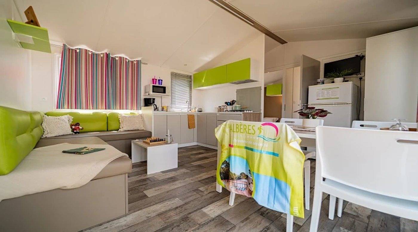 Zecamping 4 étoiles animé piscine couverte locatif Tv Bbq clim 32m2 in Laroque-des-Albères, Mittelmeerküste (Frankreich)