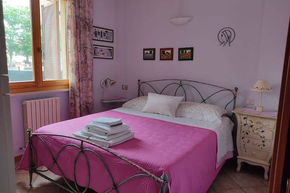 Villino del Sorriso-Three-room apartment near the sea and services, garden, parking space in Marcelli, Riviera del Conero