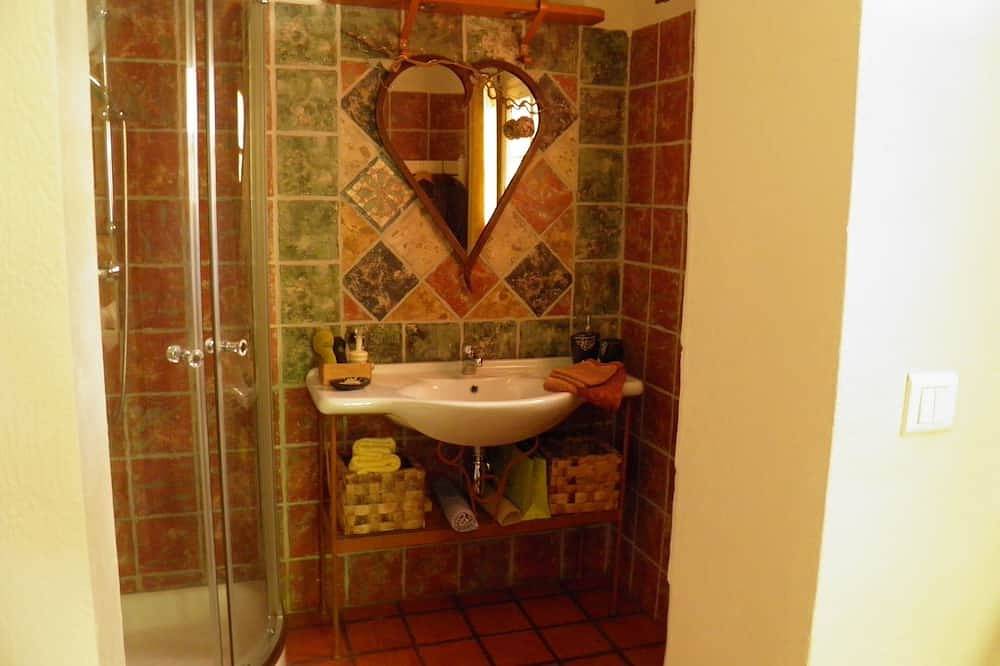 Hübsche provenzalische Villa am Fuße des Monts de Vaucluse in Velleron, Vaucluse