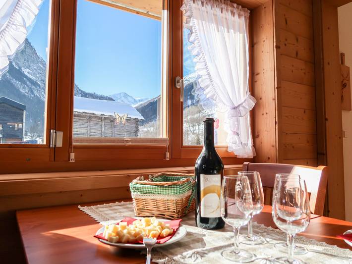 Ferienwohnung für 4 Personen, mit Terrasse und Garten sowie Ausblick in Evolène
