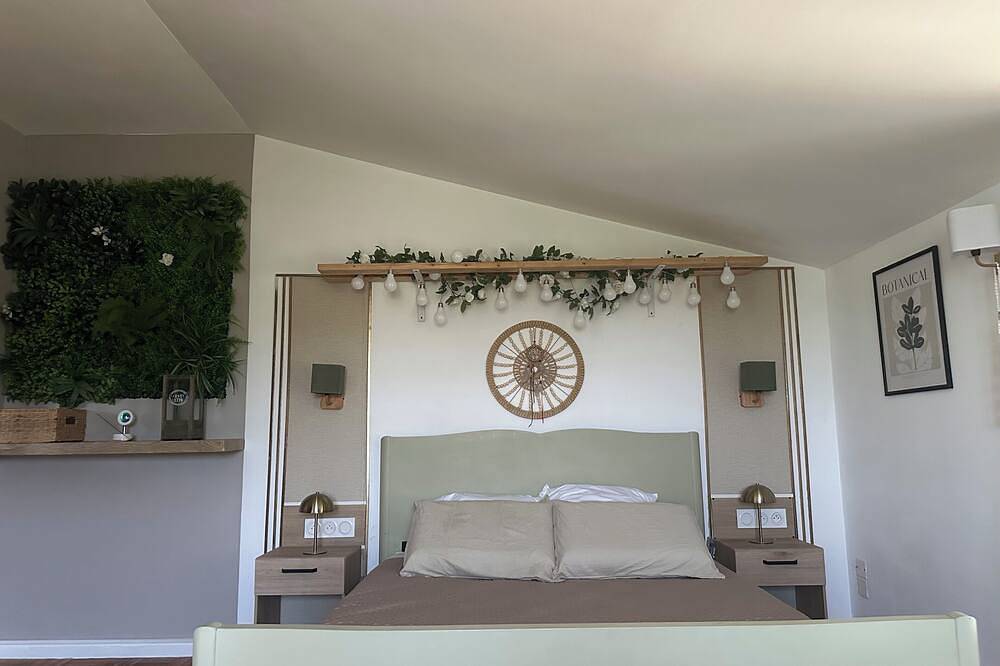 2-bedrooms entire villa with jacuzzi and garden in charming Provence in Sénas, Arles region