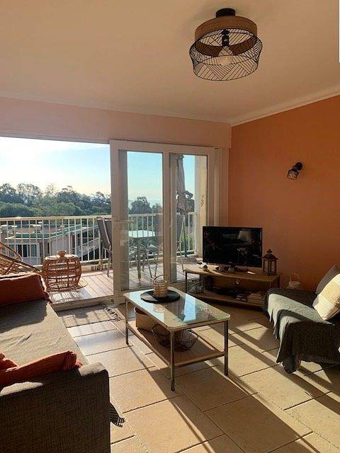Appartement de vacances entier, Bel appartement climatisé vue mer in Cavalaire-sur-Mer, Côte méditerranéenne (France)