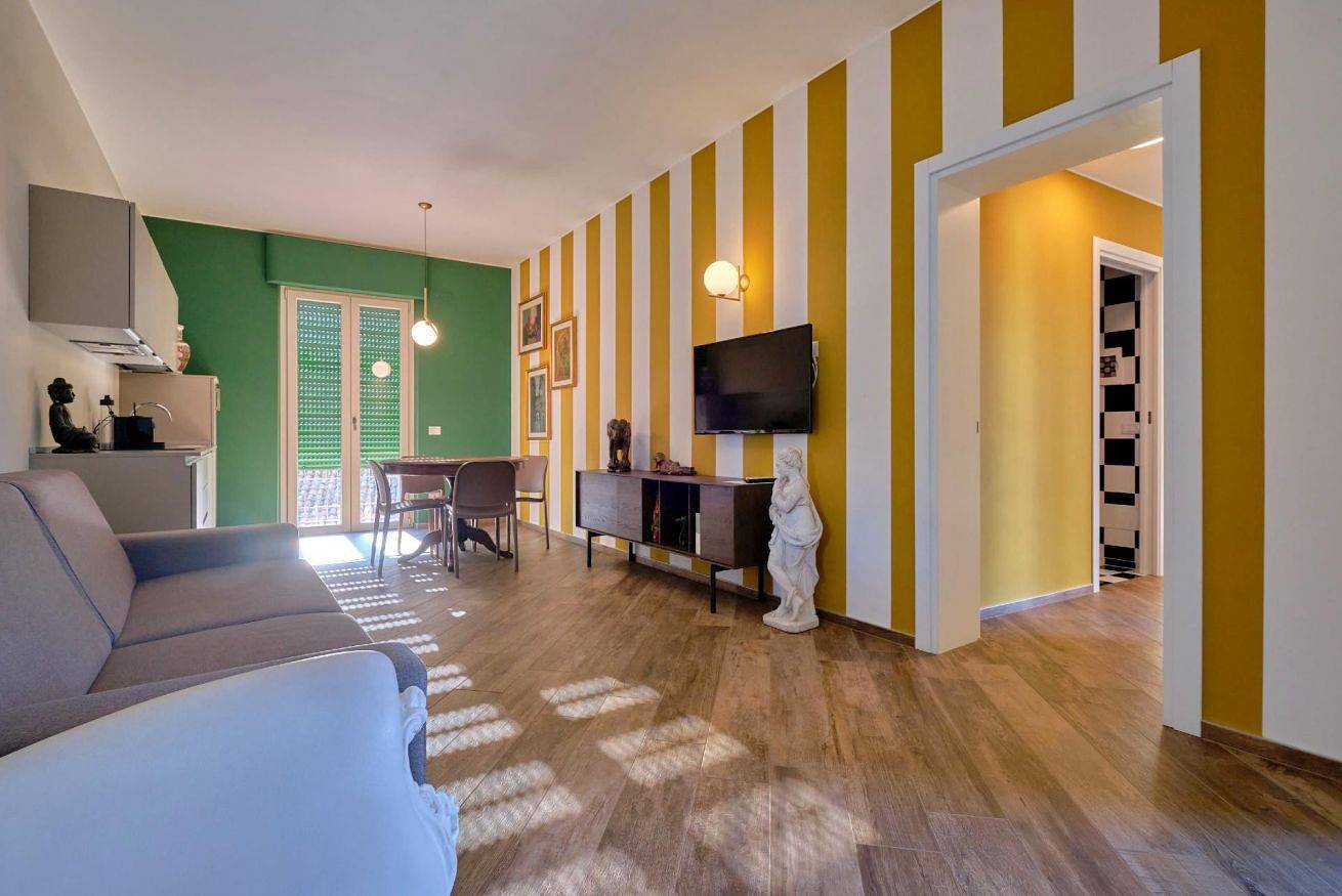 Entire apartment, Apartmentsgarda - Antiche Mura - D'Annunzio in Garda, Garda Mountains