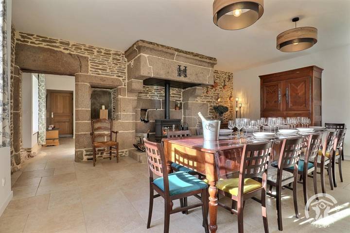 Gîte pour 8 personnes, avec terrasse et jardin dans Val-Couesnon - 4