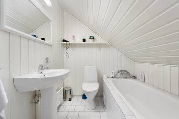 Vacation Rental for 11 Guests in Tromsø, Troms og Finnmark, Picture 3