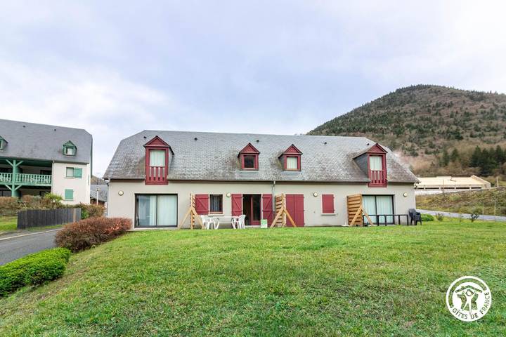 Gîte pour 4 personnes, avec piscine ainsi que sauna et terrasse à Arreau - 2