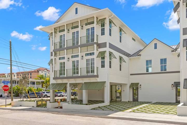 Vacation rental for 16 people, with balcony and garden, child-friendly in Clearwater