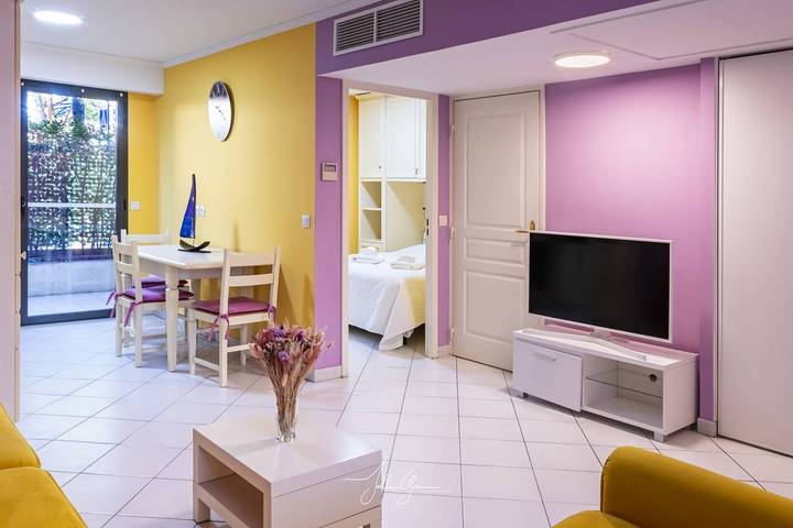 Ganze Ferienwohnung, Ferienwohnung für 4 Personen mit Pool in Villeneuve-Loubet Plage, Villeneuve-Loubet
