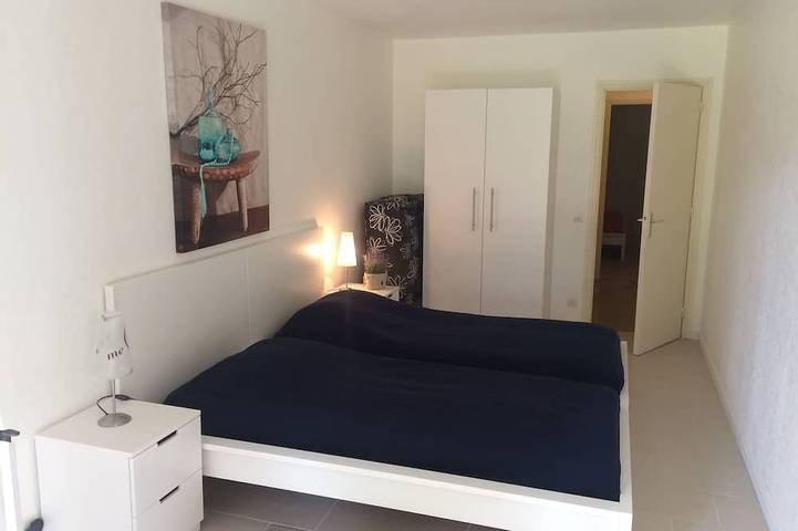 Appartement entier, Appartement spacieux, calme et climatisé avec grande piscine, proche de Cannes. in Mandelieu-la-Napoule, Massif de l'Esterel