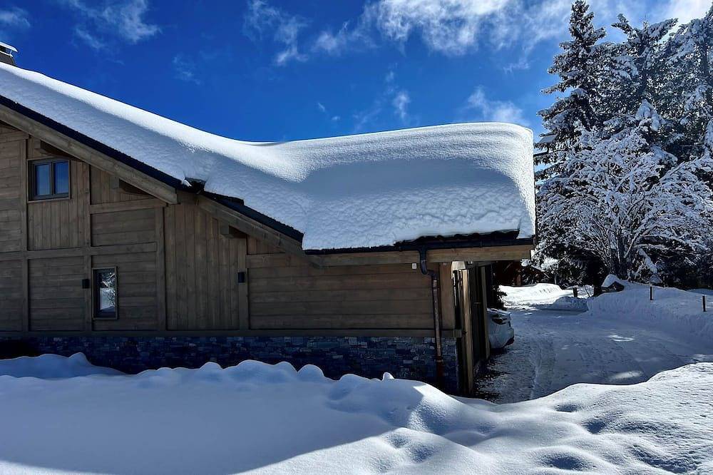 Chalet Familial vue Mont Blanc à 100m des Pistes de ski in Praz de Lys, Taninges