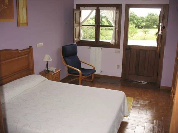 Hotel para 2 personas, con Terraza además de Jardín y Vistas en Quintueles - 2